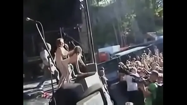 HD Couple fuck on stage during a concert mega klipek