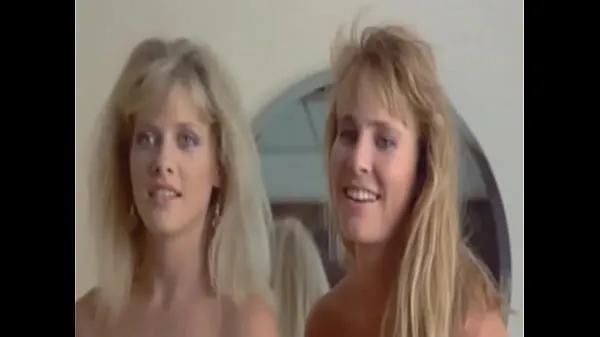 HD Barbara Crampton and Kathleen Kinmont posing nude in a movie mega klip