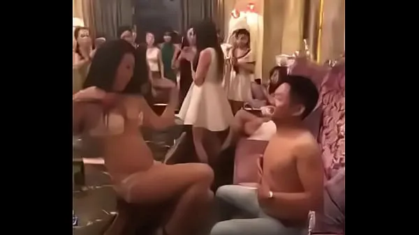 高清Sexy girl in Karaoke in Cambodia大型剪辑