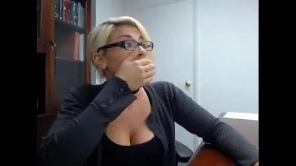 HD secretary caught masturbating - full video at girlswithcam666.tk คลิปขนาดใหญ่