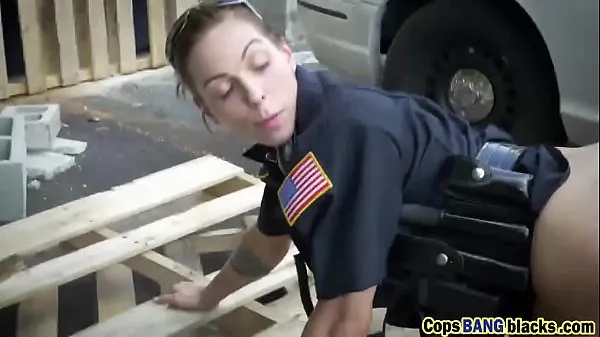 HD Two female cops fuck a black dude as his punishement mega klipy