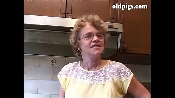 HD Old housewife sucking a young cock mega Clips