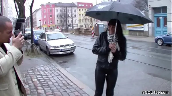 HD Teeny is approached on the street and fucked for money megaklipp
