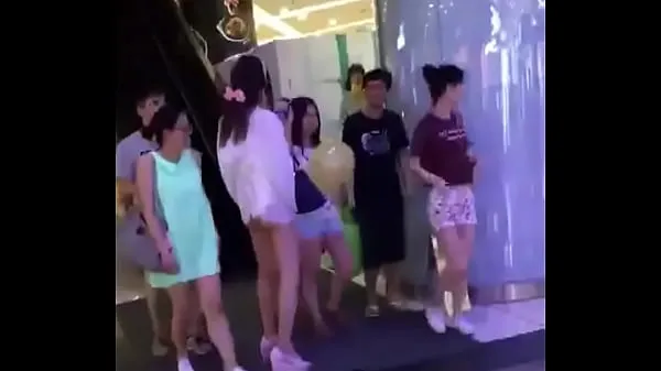 HD Asian Girl in China Taking out Tampon in Public mega Clips