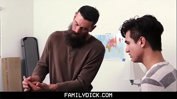 HD FamilyDick - StepDaddy teaches virgin stepson to suck and fuck klip besar