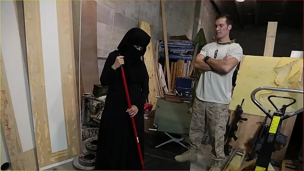 HD TOUR OF BOOTY - US Soldier Takes A Liking To Sexy Arab Servant mega Clips
