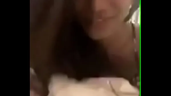 HD Poonam Panday on live video chat with her fans. She is more sexy when is on her bed. Must watch till the end mega klip