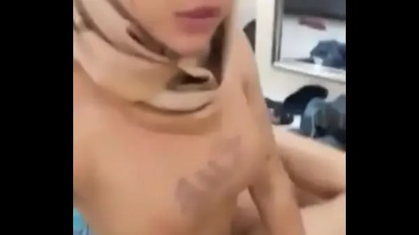 HD Muslim Indonesian Shemale get fucked by lucky guy mega klipek