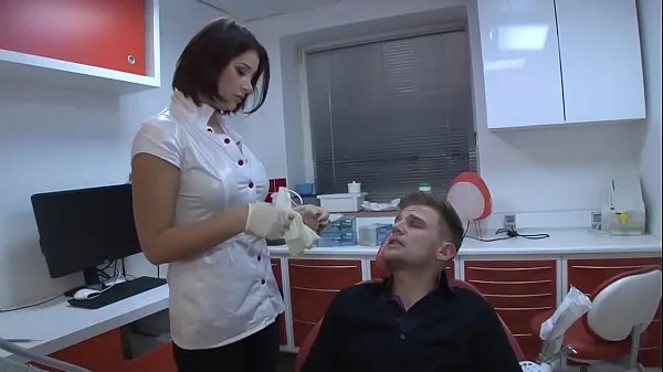HD A young dentist, to give her pussy, to avoid the complaint of the customer to his boss mega Clips