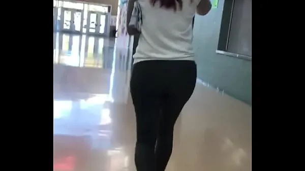 HD Thicc candid teacher walking around school klip besar