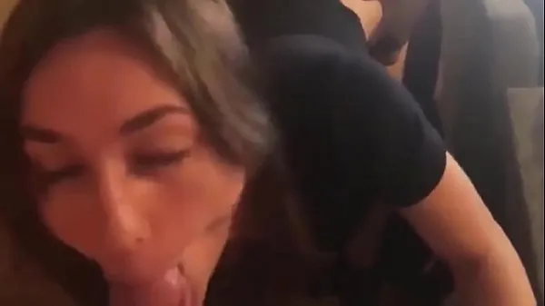 HD Amateur Italian slut takes two cocks mega klip