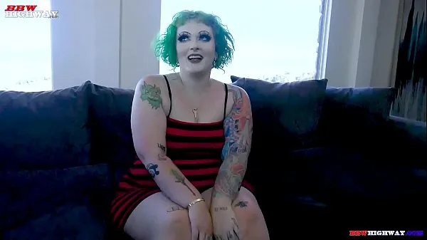 HD big butt Goth Pawg Vicky Vixen debuts on mega klipy