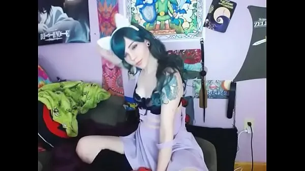 Megaklipy HD Kitty Teases Herself for You
