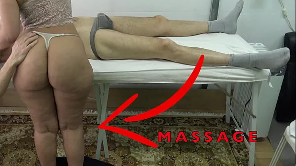 HD Maid Masseuse with Big Butt let me Lift her Dress & Fingered her Pussy While she Massaged my Dick 메가 클립