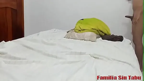 HD I will never forgive my wife, I catch my wife fucking my own I put my hidden camera and find them in my own bed, my wife's unfaithful bitch cheats on me for a cock bigger than mine. Y คลิปขนาดใหญ่