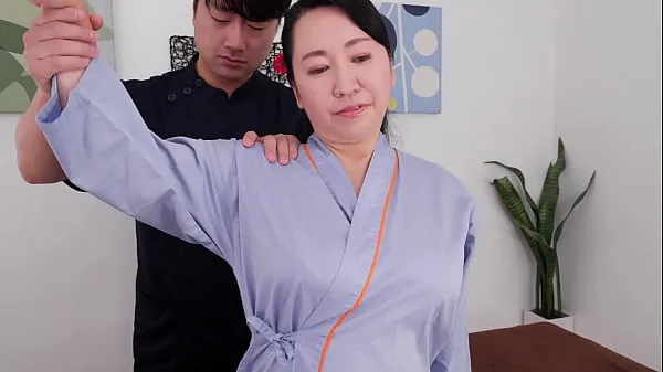 HD A Big Boobs Chiropractic Clinic That Makes Aunts Go Crazy With Her Exquisite Breast Massage Yuko Ashikawa メガ クリップ