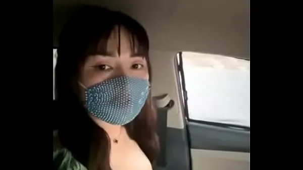 高清When I got in the car, my cunt was so hot大型剪辑