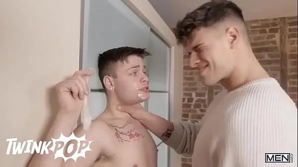 HD Handsome Malik Delgaty Are Having Some Gay Fun With Ryan Bailey Until His Girlfriend Catches Them - TWINKPOP clip lớn