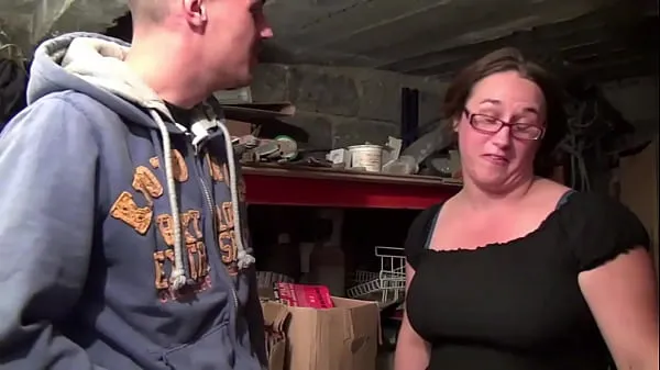 HD HOLLYBOULE - Florence a bbw does a gang bang with amateurs in a cellar mega Clips